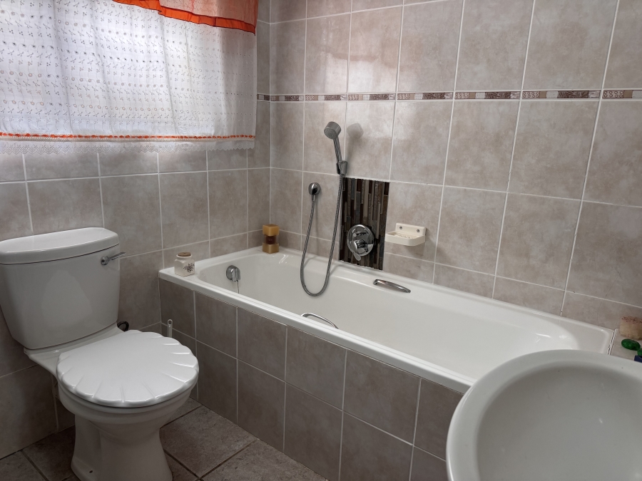 3 Bedroom Property for Sale in Hartenbos Central Western Cape